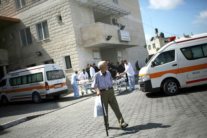 Ljetos je prikupljeno više od 210 hiljada dolara za instaliranje panela u bolnici Al Aqsa [EPA]